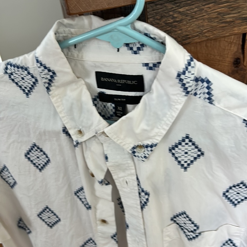 Banana Republic Slim Fit Men's Short Sleeve shirt Size XL - Picture 3 of 7
